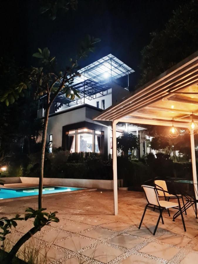 Villa Alessa Puncak Exterior foto