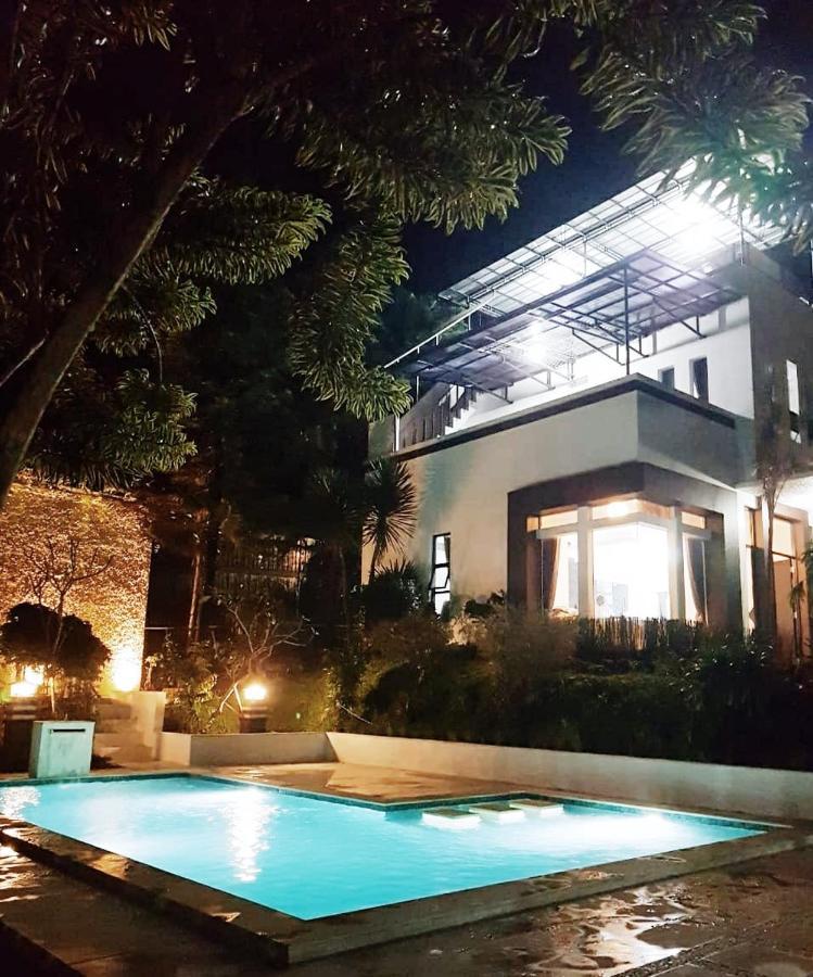 Villa Alessa Puncak Exterior foto